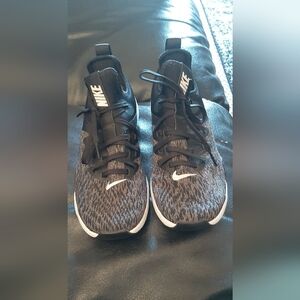 Womans Nike Black and White Athletic Shoes
